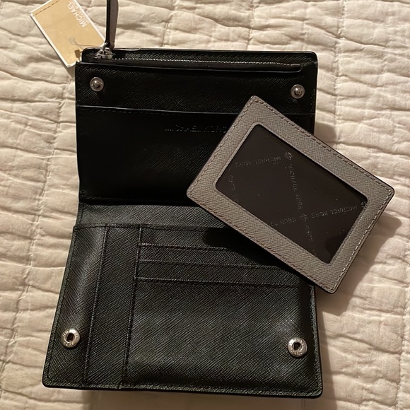 Michael Kors Emmy full size backpack- pearl grey - Picture 9 of 12